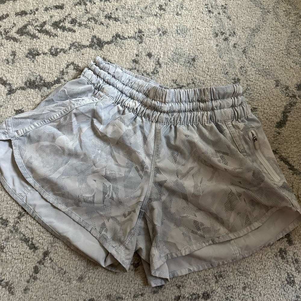 Lululemon Hotty Hot Shorts Size 6